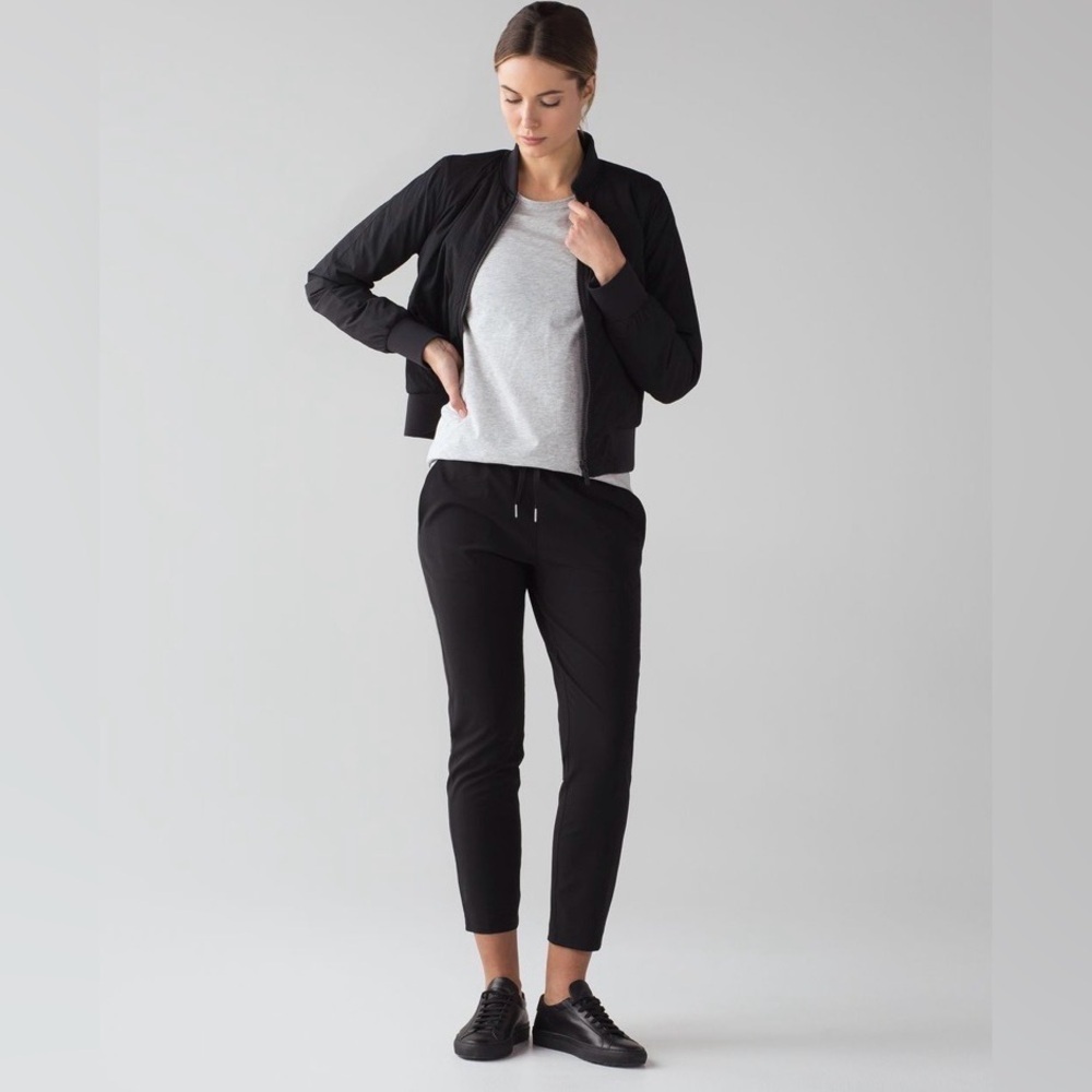 Lululemon On The Fly Pant Black Size 4 Woven High Rise Work Travel